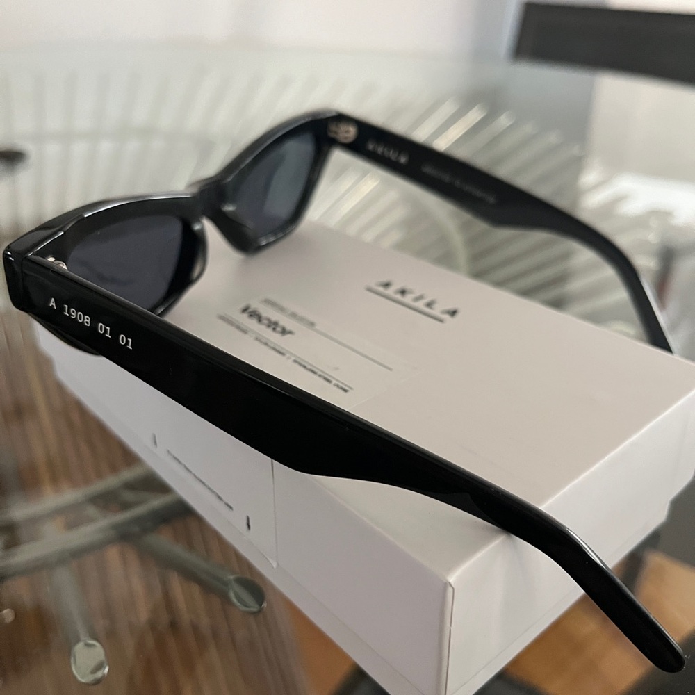 Akila Black Sunglasses
